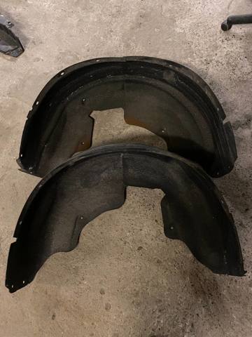 Підкрилок заднього крила, лівий 51717213649 BMW