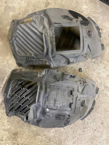 Підкрилок переднього крила лівий+правий, комплект 51717260397 BMW