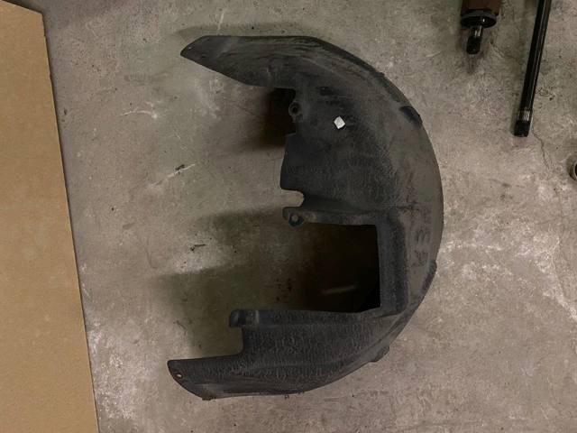 Підкрилок задній правий 51717288906 BMW