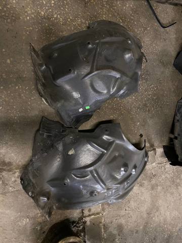 Підкрилок переднього крила, правий задній 51717288908 BMW