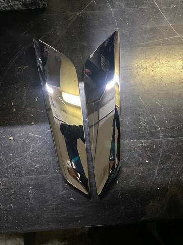 Накладка переднього правого крила 51747349594 BMW