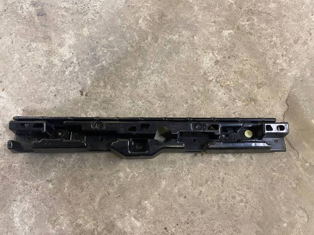 Кронштейн зовнішньої накладки порога правого 51777387344 BMW