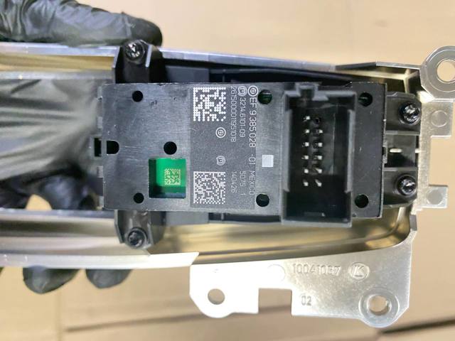 Кнопка електромеханічного гальма стоянки 61319385028 BMW