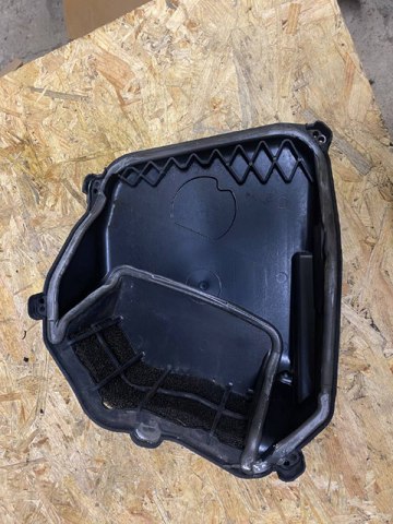 Коробка фільтра 64119216222 BMW