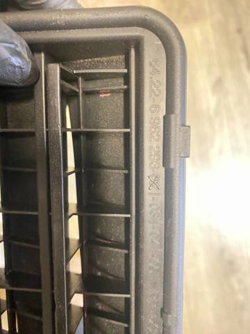 Решітка вентиляційна задня 64226962293 BMW