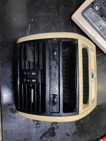 Решітка повітроводу 64229158312 BMW