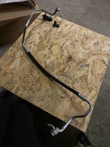 Шланг кондиціонера, від компресора до радіатора 64539253595 BMW