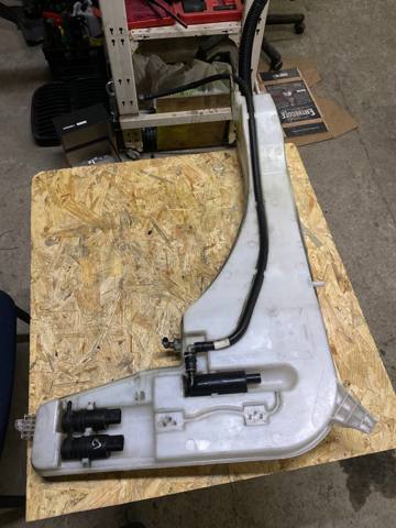 Електропомпа омивача переднього скла 67128362154 BMW