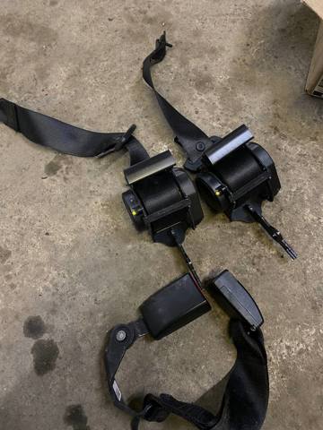 Пасок безпеки задній 72117259390 BMW
