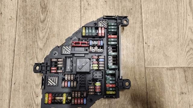 Коробка запобіжників 9264923 BMW