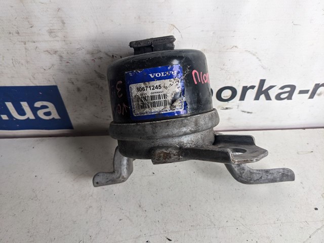 Подушка передньої опори двигуна 30671245 VOLVO