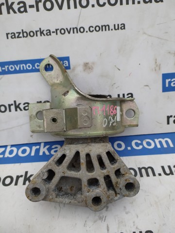 Подушка (опора) двигуна, права передня 51854035 FIAT
