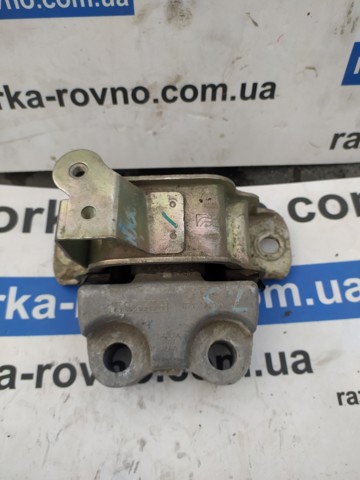 Подушка (опора) двигуна, ліва/права 55702833 FIAT