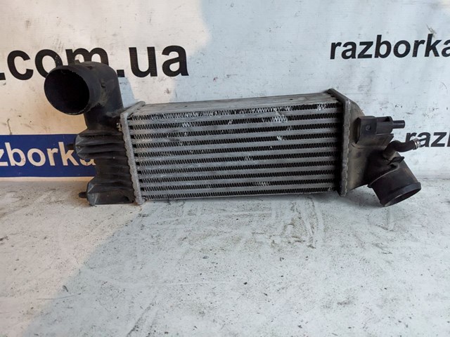 Радіатор інтеркулера 9637809480 PEUGEOT