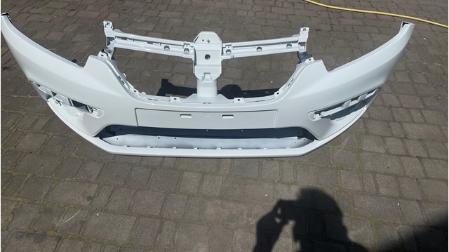 Буфер (бампер) передній 620225466R MARKET (OEM)