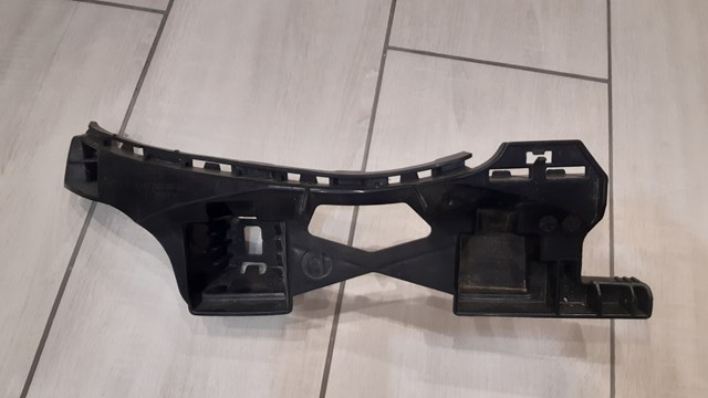 Лівий кронштейн кріплення бампера заднього A2138850065 MERCEDES