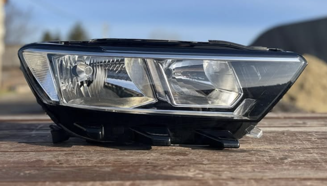 Фара передня права 2GA941006B VAG