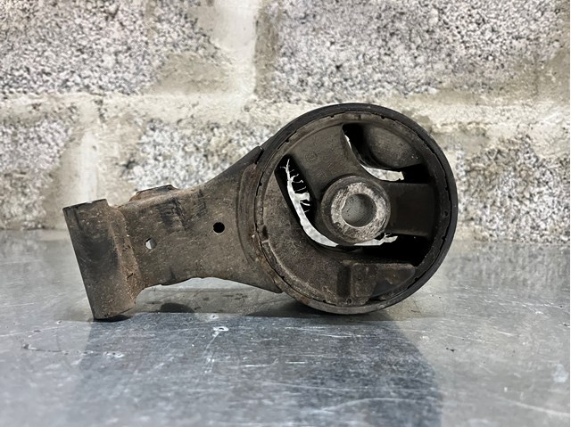 Подушка (опора) двигуна, задня 9156933 GM