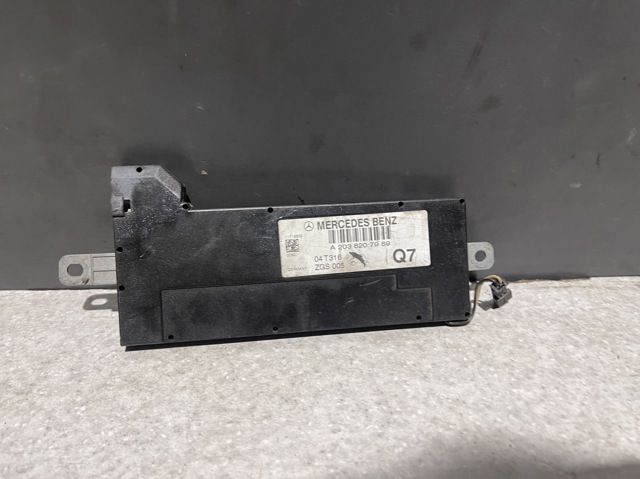 Підсилювач сигналу антени A2038207989 MERCEDES