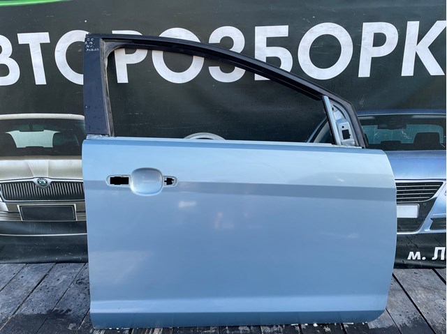 Дверка передня права Ford Focus 2