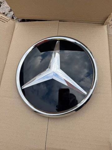 Емблема решітки радіатора A0008880500 MERCEDES