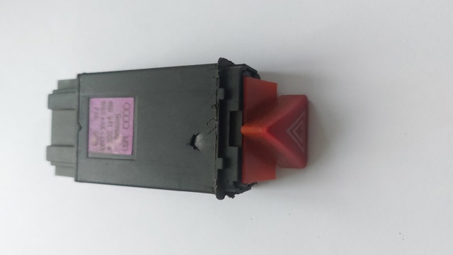 Кнопка аварійної сигналізації Ауді A6 C5