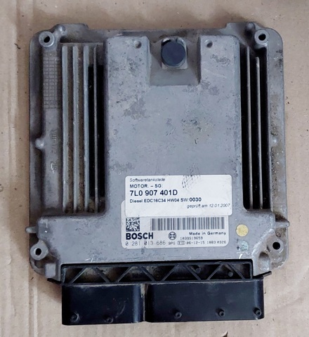Модуль управління двигуном 7L0907401D VAG