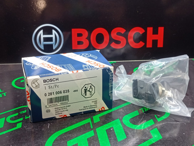 Датчик тиску палива 0281006035 BOSCH