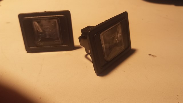 Ліхтар освітлення номерного знака A0999061504 MERCEDES