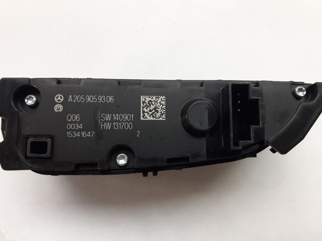 Блок кнопок центральної консолі A2059059306 MERCEDES