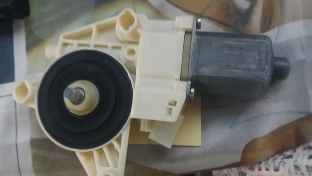 Мотор склопідйомника дверей передніх, лівих A4479063500 MERCEDES