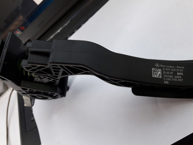 Підаль газу Mercedes Sprinter II 3-t