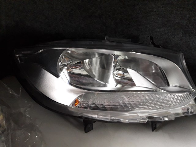 Фара передня права A9109060100 MERCEDES