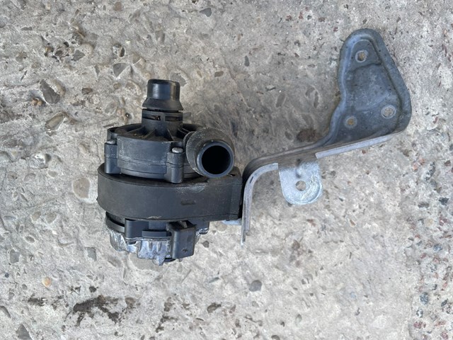 Водяний насос охолодження електричний додатковий 11518663248 BMW