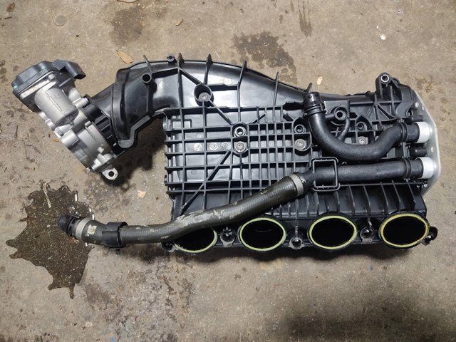 Колектор впускний 11618603914 BMW