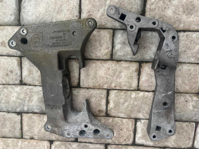Балка кріплення коробки передач 22319485330 BMW