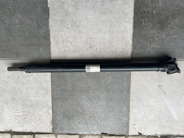 Вал карданний, передній 26208632583 BMW