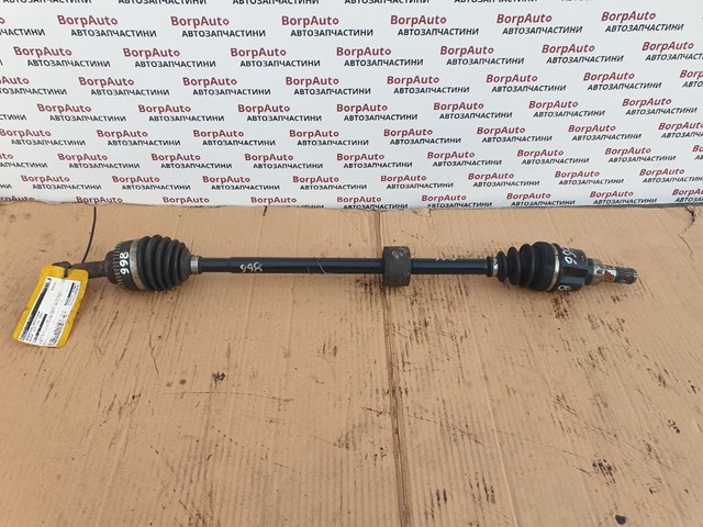 Піввісь передня, права 44101M68K50 SUZUKI