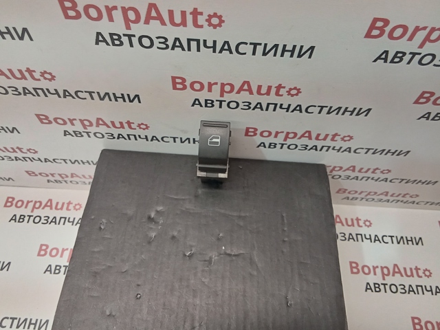 Кнопка вмикання двигуна склопідіймача передня права 7L6959855B VAG