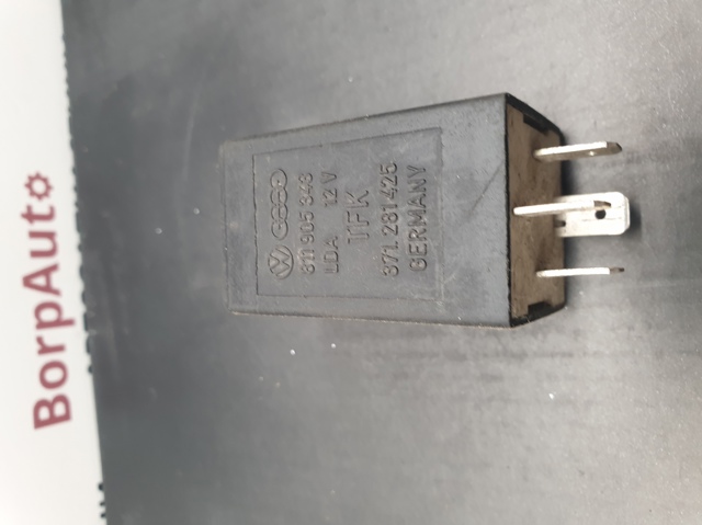 Дросільна заслінка в зборі 811905343 VAG