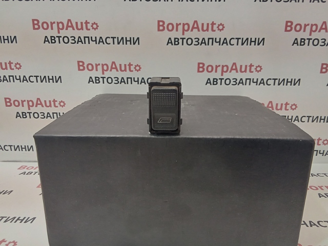 Кнопка вмикання двигуна склопідіймача передня ліва 89395985501C VAG