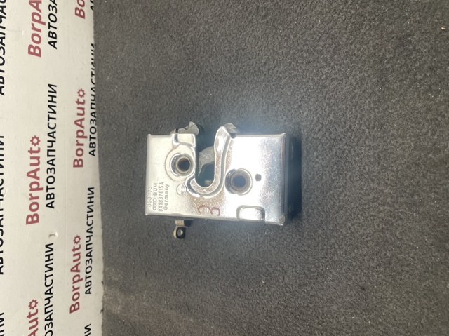 Замок дверей водія Audi 80 B3