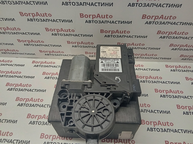 Мотор склопідйомника дверей передніх, правих 8E1959802E VAG