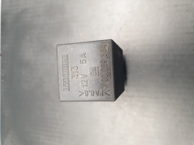 Реле управління склоочисника 90069864 GM
