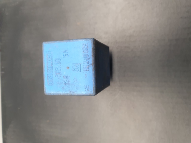 Реле управління двірниками 90240092 GM