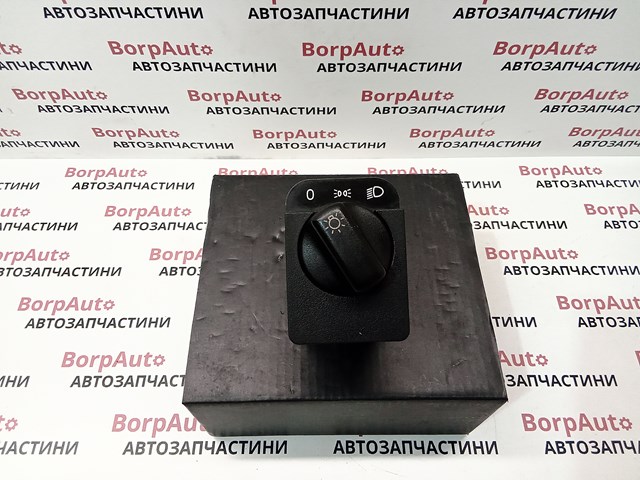 Перемикач світла фар, на "торпедо" 90381877 GM