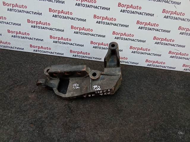 Кронштейн подушки (опори) двигуна, лівої 90538558 GM