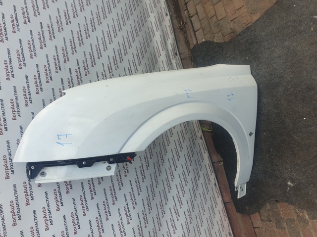 Переднє ліве крило 93172024 OPEL