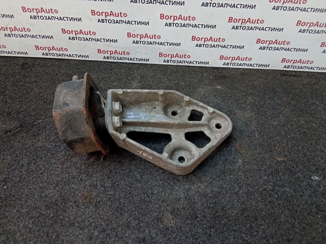 Кронштейн подушки (опори) двигуна, правої 96078088 GM