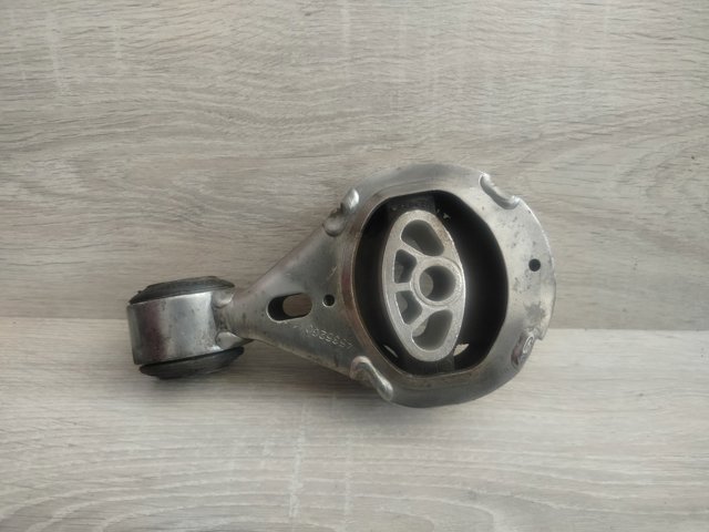 Подушка (опора) двигуна, задня 112380008R RENAULT